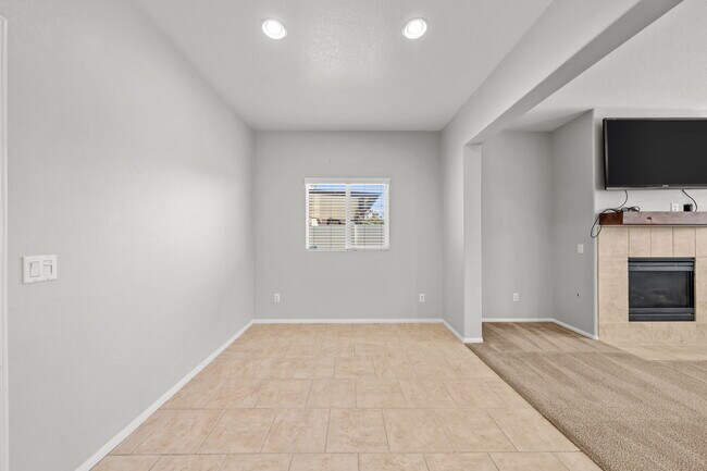 Building Photo - 34081 Clovis Way