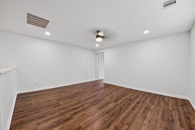 Building Photo - 15323 Trinity Meadow Dr