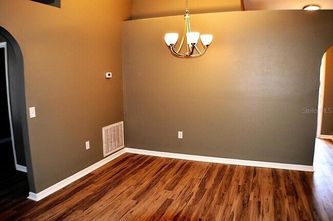 Building Photo - 1017 Tawny Eagle Dr