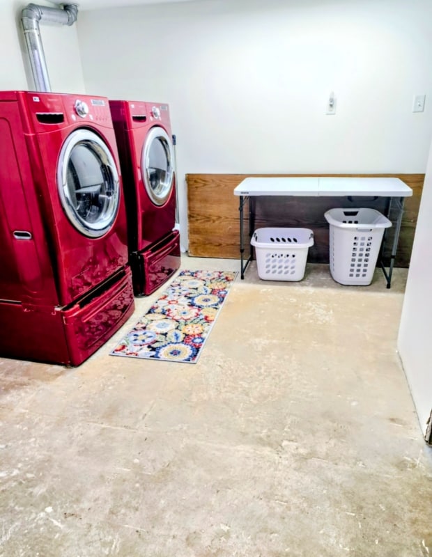 Building Photo - 892 N State Rd 149