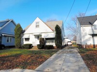 Building Photo - Completely Renovated 3 Bed - 2 Full Bath C...