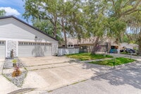 Building Photo - 911 Robinhood Ct