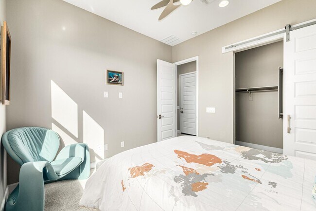 Building Photo - 7611 E Camino Vivaz