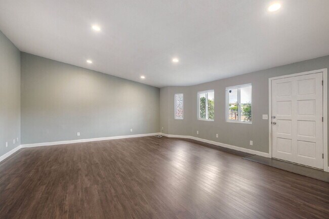 Building Photo - Tamarack Coastal Retreat! 1/2 Duplex with ...