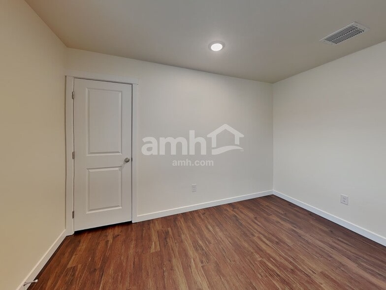 Building Photo - 9503 W Bowie Ct