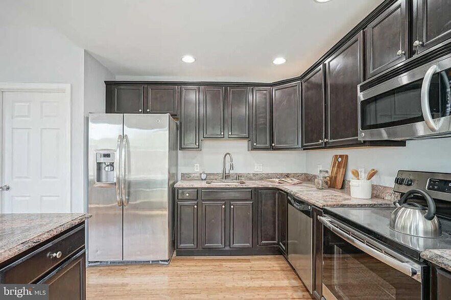 Building Photo - 217 Shurs Ln