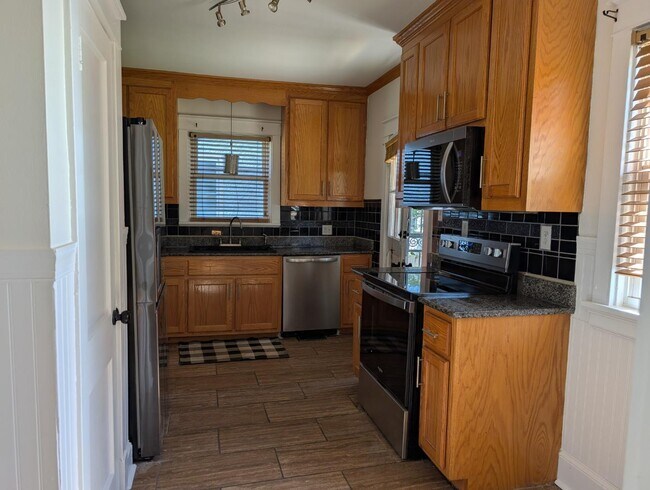 Building Photo - 2905 Griffin Ave