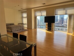 Building Photo - 801 S Grand Ave