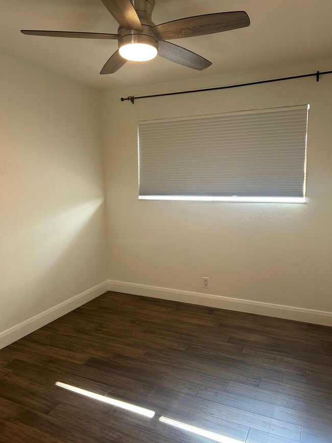 Building Photo - Updated Home