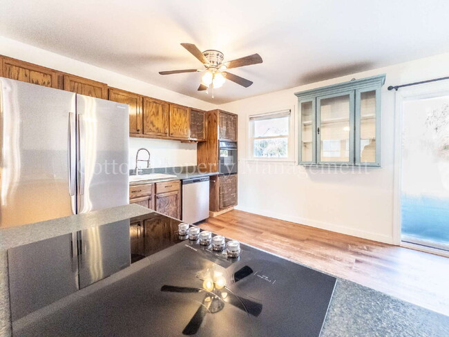 Building Photo - 101 Hyacinth Ave