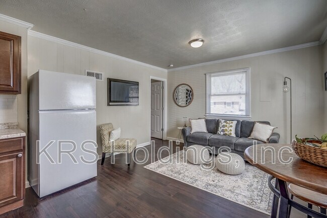 Primary Photo - 3147 Parkdale Rd