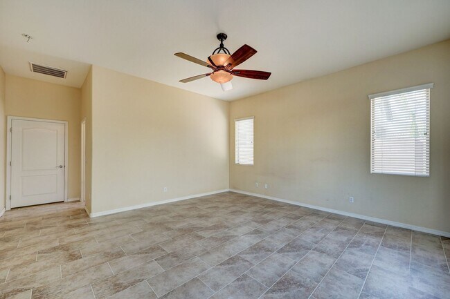 Building Photo - AVAILABLE NOW IN SHAMROCK ESTATES GILBERT!!!