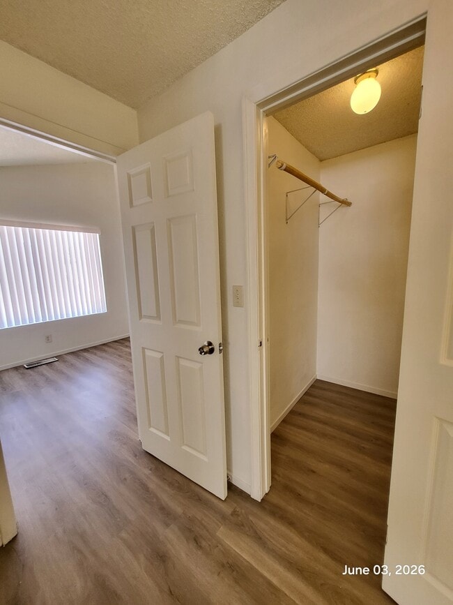 Building Photo - 4456 Buena Vista Dr