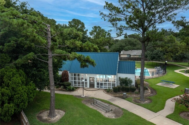 Building Photo - 14919 Forest Trails Dr