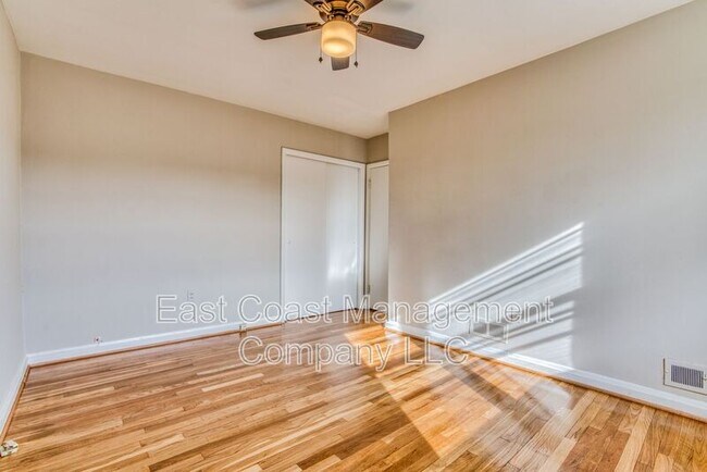 Building Photo - 6149 Dunroming Rd