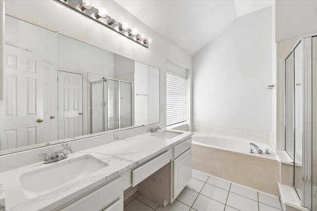 Building Photo - 9714 Shadowglade Ct