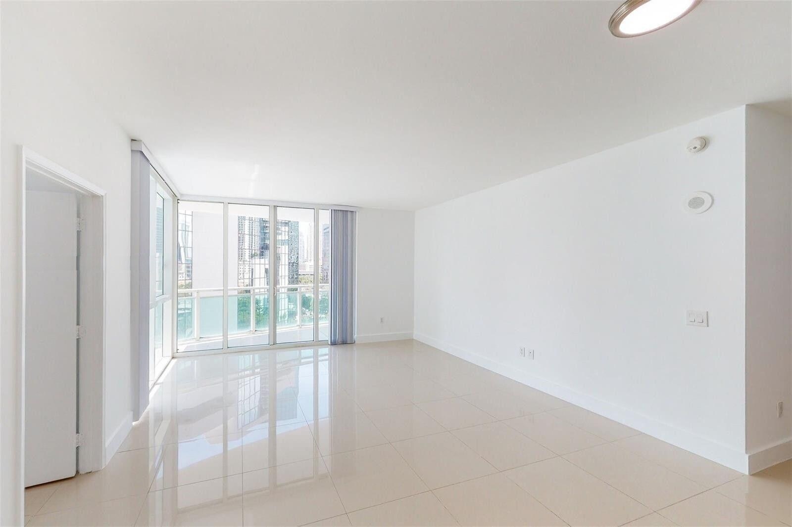 Building Photo - 951 Brickell Ave