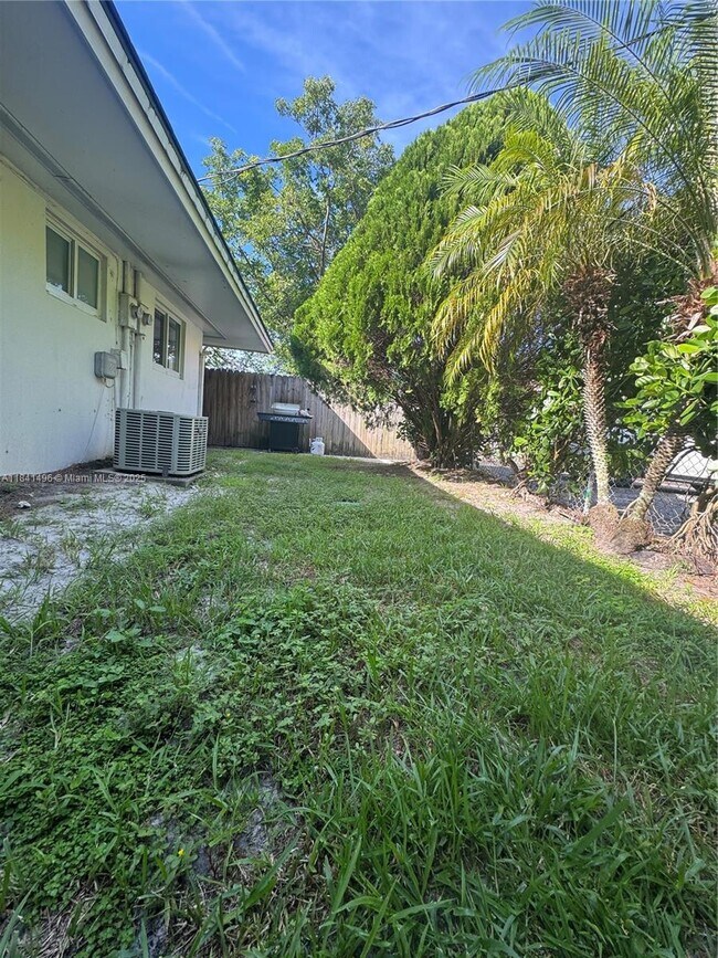 Building Photo - 11850 SW 81st Rd