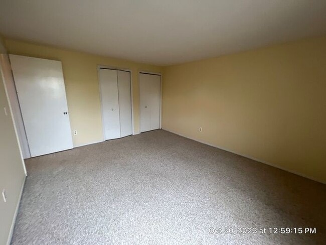 Building Photo - Olentangy Condominiums 2 Bedroom