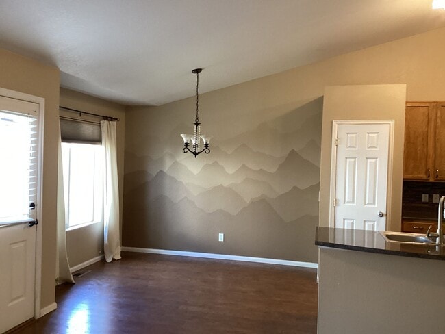 Building Photo - 3 bedroom, 2 Bath Ranch Home with 2 Car At...