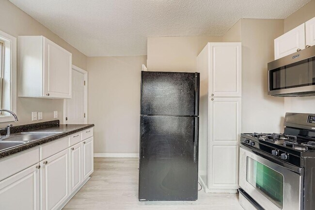 Building Photo - 4643 Emerson Ave N