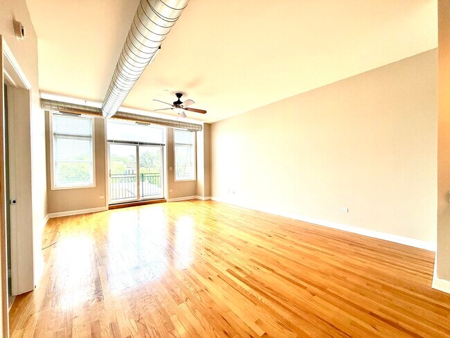 Building Photo - 837 S Western Ave