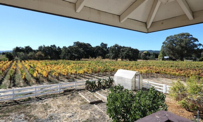 Building Photo - 201 (20300 Arnold)