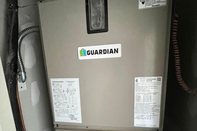 Building Photo - 424 N Clay St