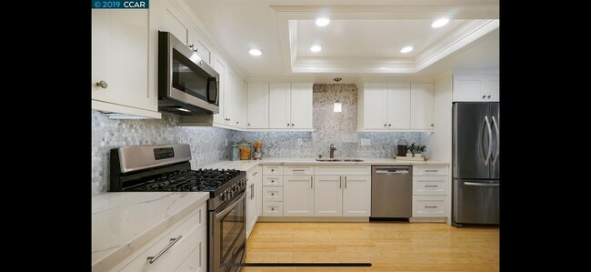Building Photo - 1128 Westmoreland Cir