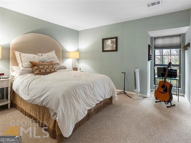 Building Photo - 4313 Pine Heights Dr NE