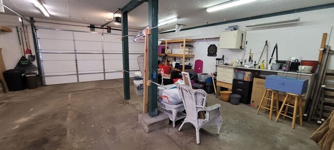 Building Photo - 3 Bedroom Single Floor House