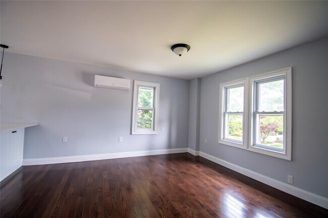Building Photo - 25 Hillside Ave