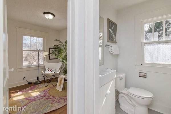 Building Photo - 4 br, 3 bath House - 5901 University Ave