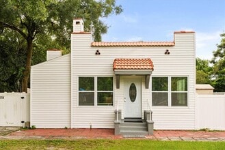 Building Photo - 808 Herman Ave