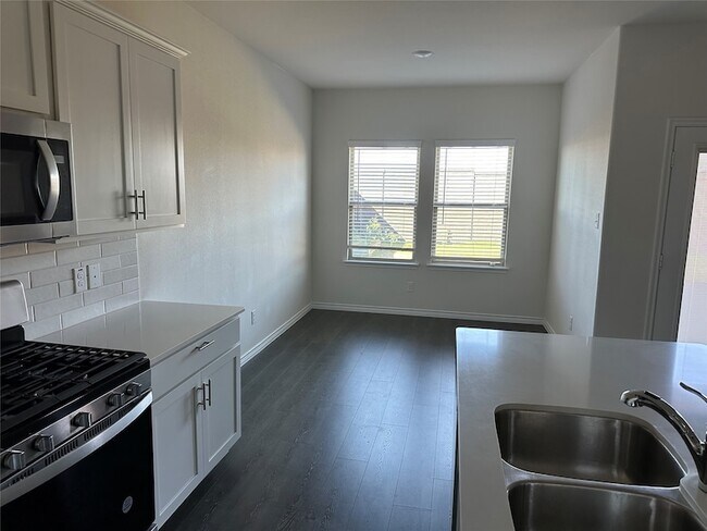 Building Photo - 5301 Austen Ave