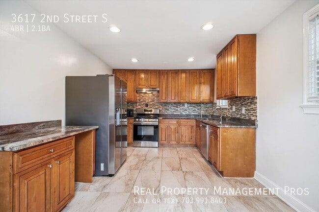 Building Photo - 3617 2nd St S