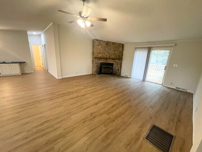 Building Photo - LEASING NOW FOR IMMEDIATE MOVE IN!