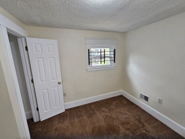 Building Photo - 876 E 149th St