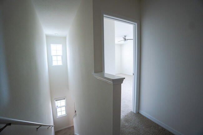 Building Photo - 2331 Gifford Dr
