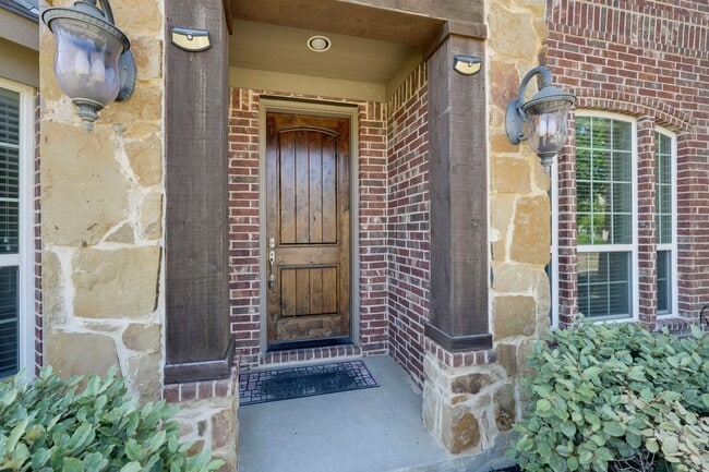 Building Photo - Welcome to this beautiful 4-bedroom, 3.5-b...