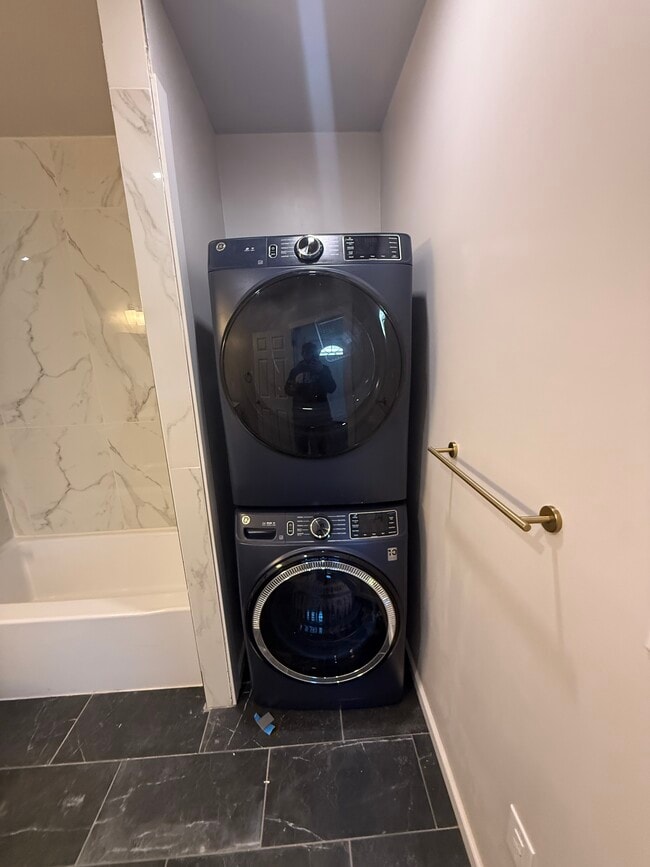 Building Photo - 167 Finn Ln