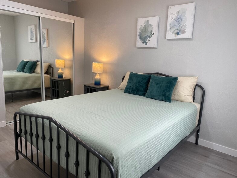 Building Photo - 2820 SW 1st St