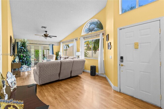 Building Photo - 7464 Pinewalk Dr S