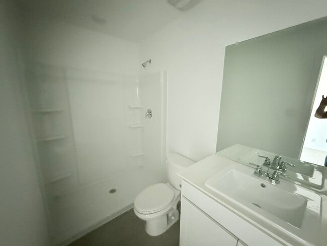 Building Photo - Tres Laurels-Wellton