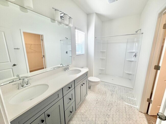 Building Photo - New 3 br 2.5 ba home in Kensington community China Grove