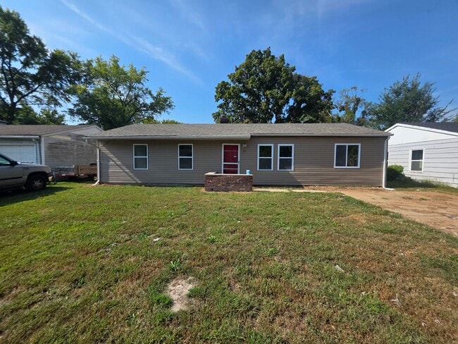 Primary Photo - Nice 4bed/1bath home