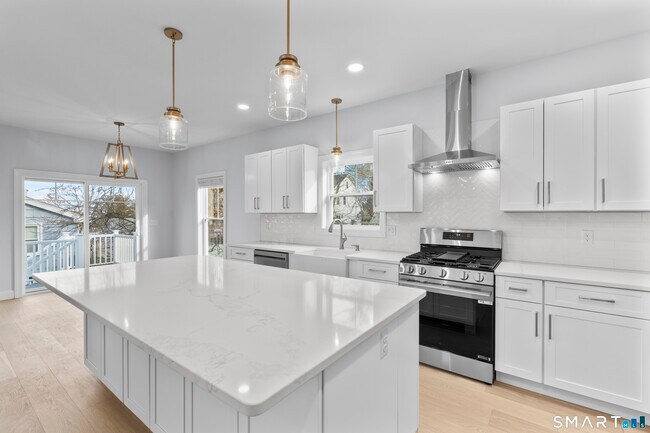 Building Photo - 183 Vesper St