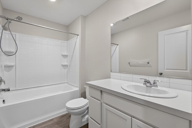 Building Photo - 913 N 18th Ave