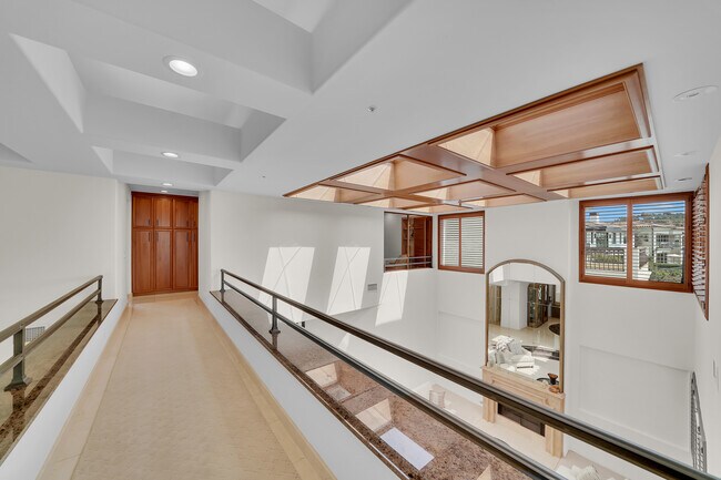 Building Photo - 30 Ritz Cove Dr