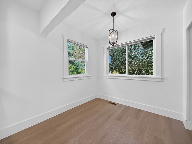 Building Photo - 13337 30th Ave NE